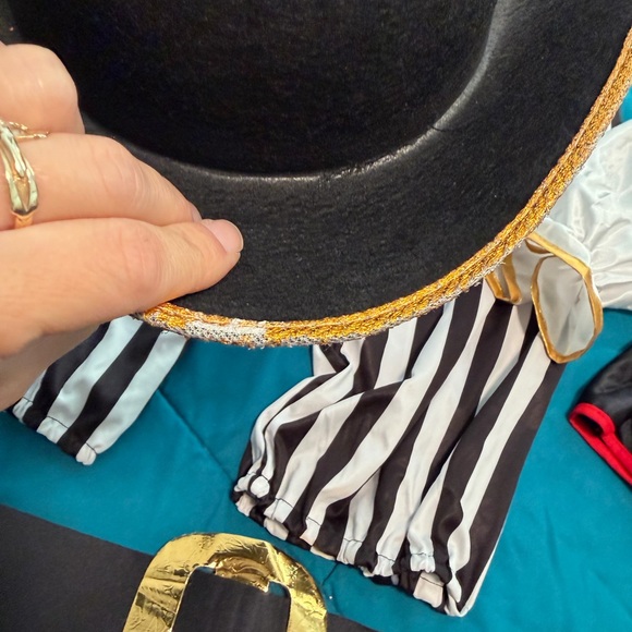 Mens pirate Costume OS - Picture 4 of 7